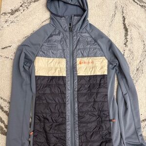 Cotopaxi Capa Hybrid Insulated Jacket in Blue/Grey